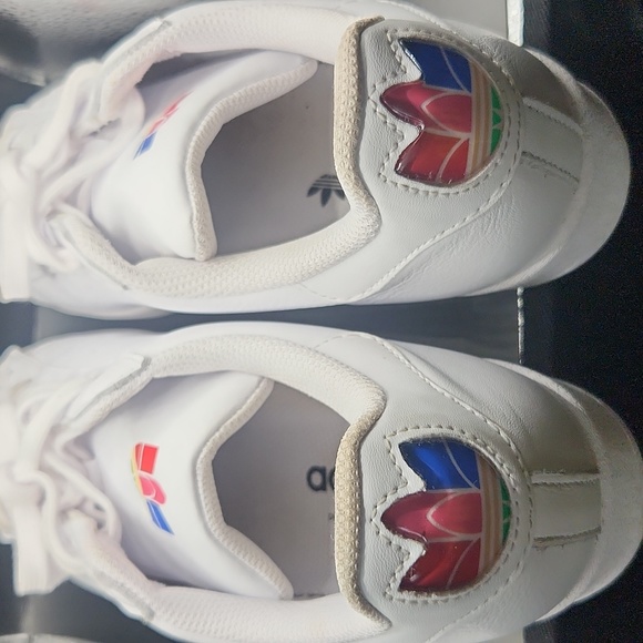 Adidas Superstar Pure J Kids sz 7 (Wmns 9) - Picture 5 of 6